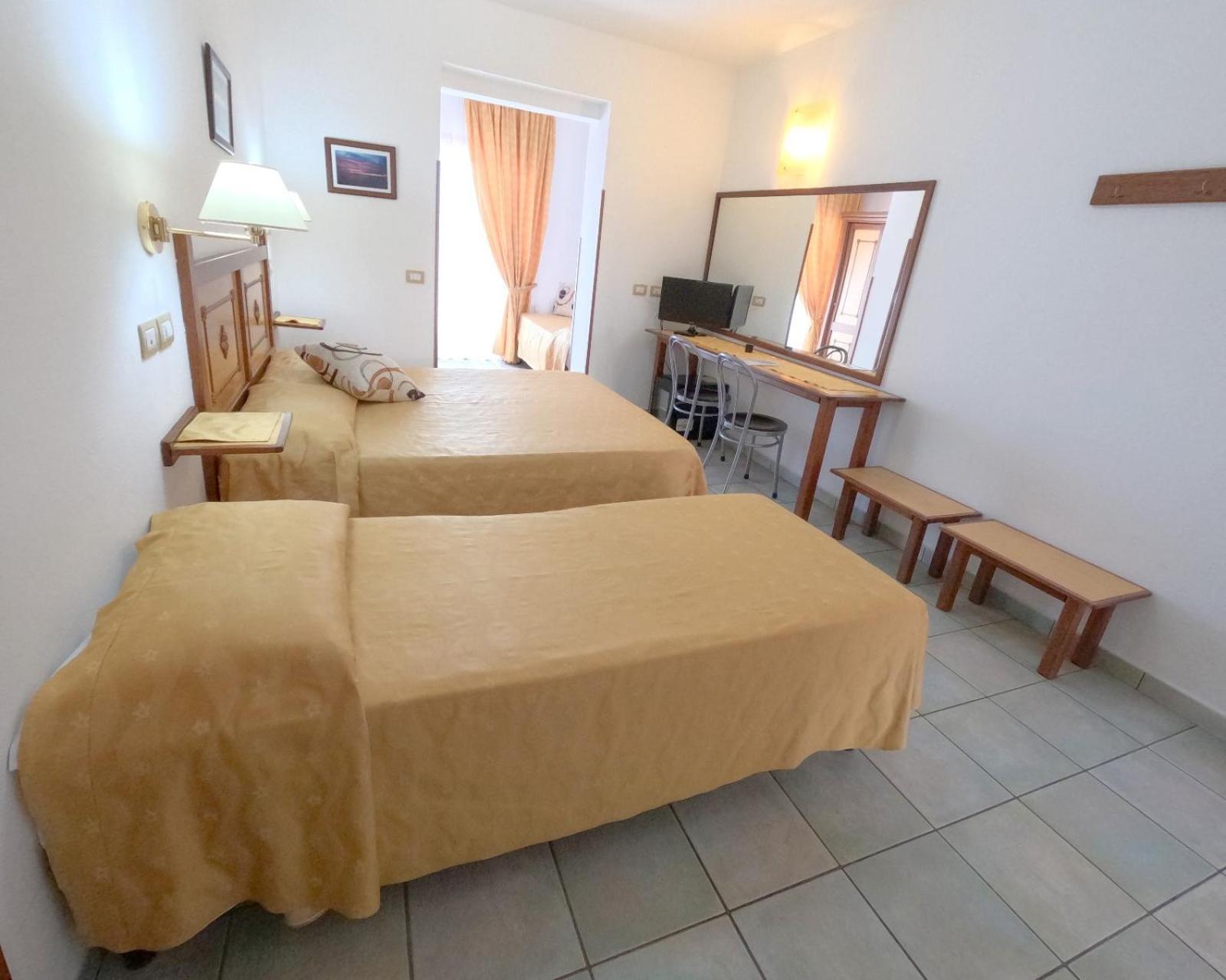 Hotel La Playa 칼라고노네 외부 사진