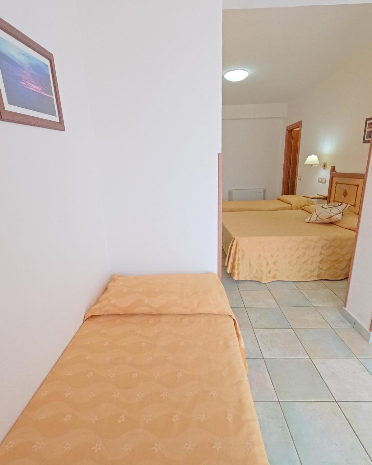 Hotel La Playa 칼라고노네 외부 사진