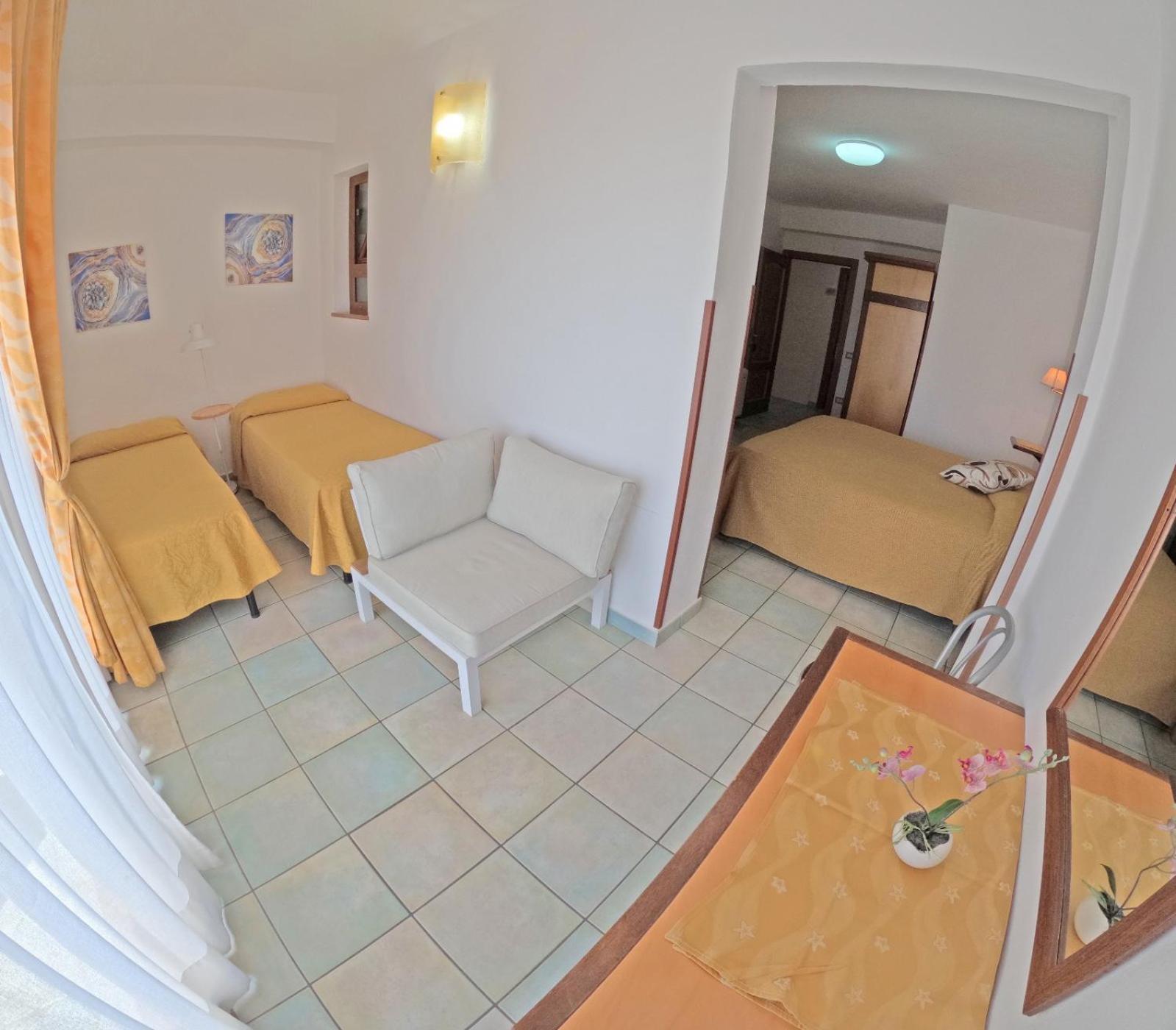 Hotel La Playa 칼라고노네 외부 사진