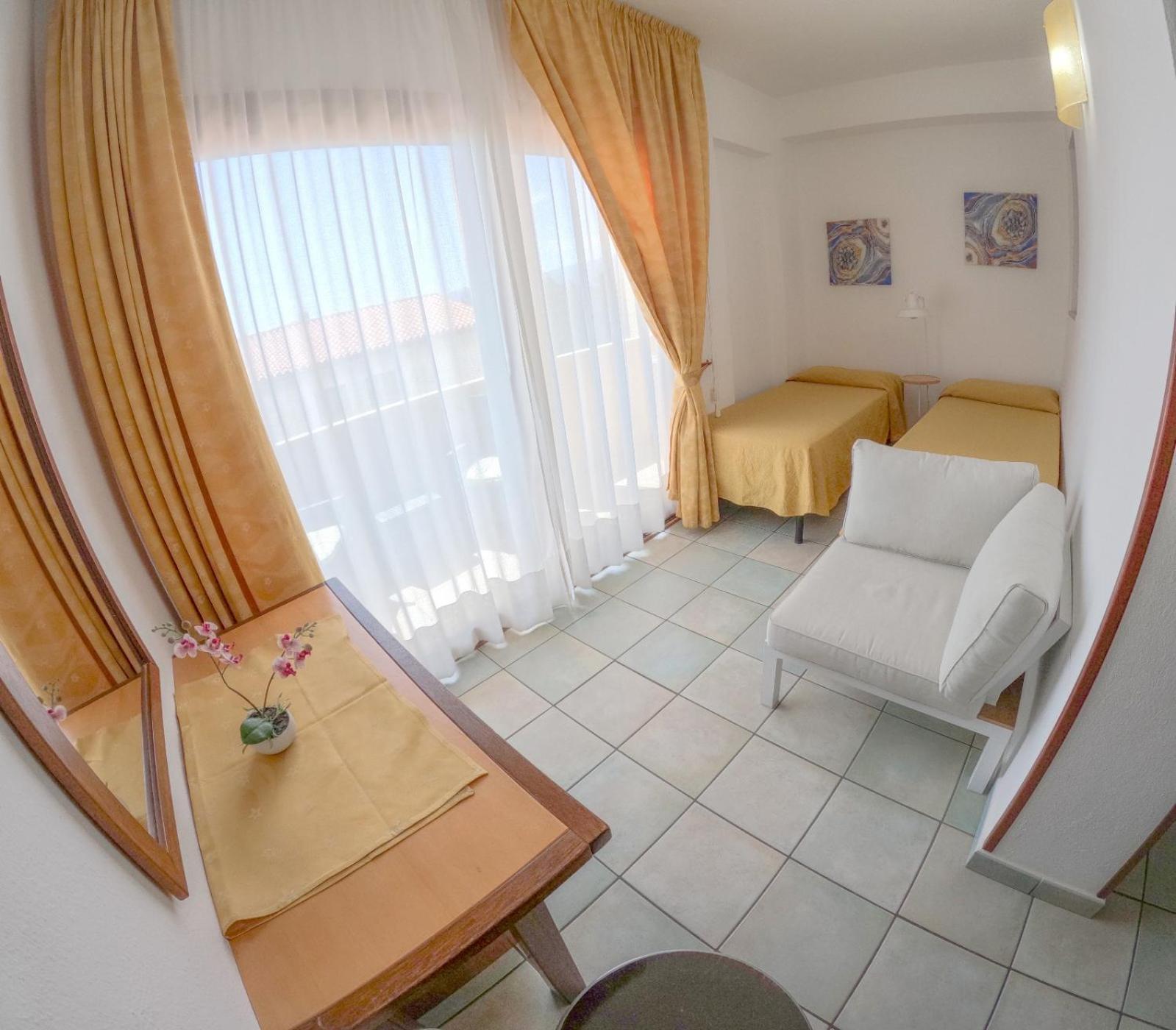 Hotel La Playa 칼라고노네 외부 사진